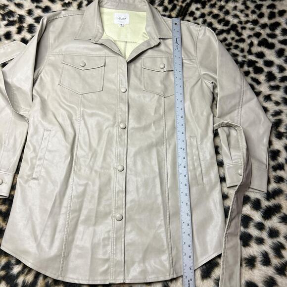 Le Lis Vegan Faux Leather Button Front Belted Trench Style Jacket/Shacket M - Picture 2 of 5